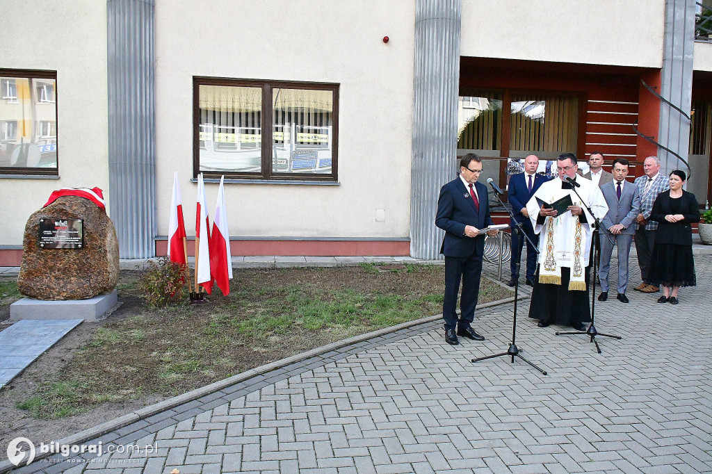 Biłgoraj. Odsłonięto pomnik upamiętniający Ofiary rzezi wołyńskiej