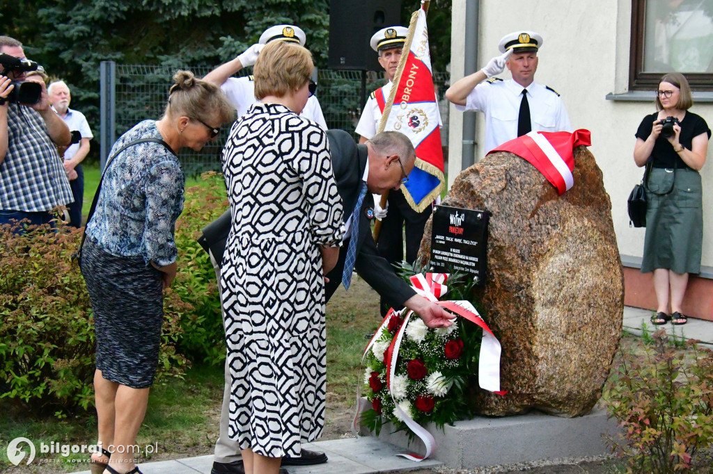 Biłgoraj. Odsłonięto pomnik upamiętniający Ofiary rzezi wołyńskiej