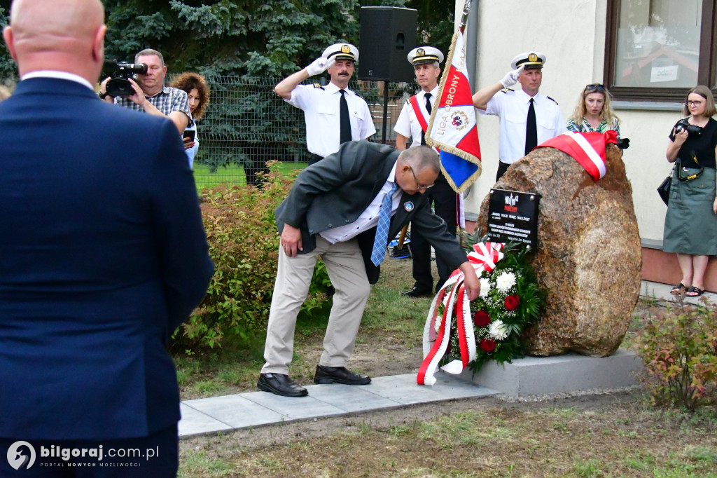 Biłgoraj. Odsłonięto pomnik upamiętniający Ofiary rzezi wołyńskiej