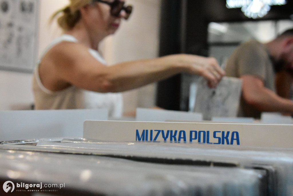 Biłgoraj. Wakacyjny kiermasz płyt