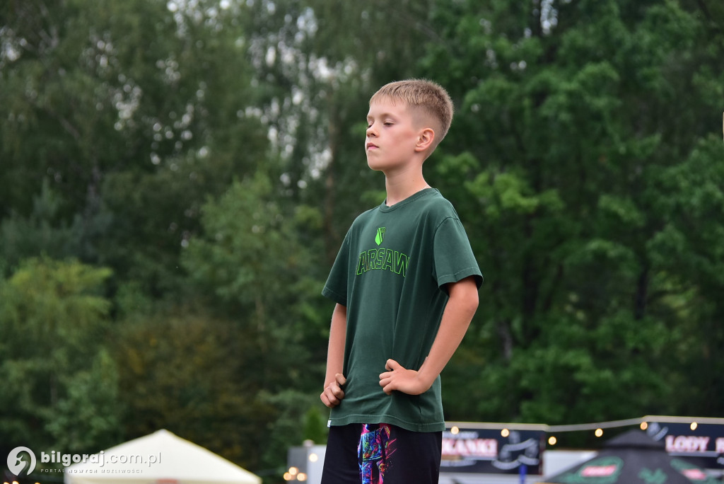 Pływak na fali nadziei: Damian Błaszczyk przepłynął już 63 km