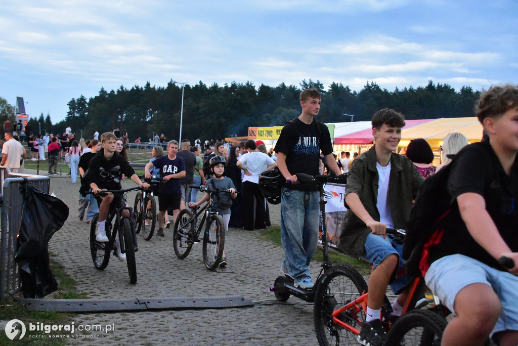 Pływak na fali nadziei: Damian Błaszczyk przepłynął już 63 km