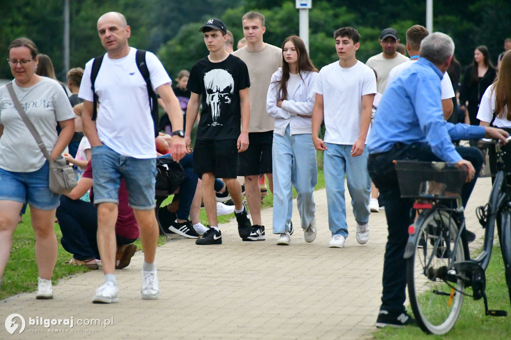 Pływak na fali nadziei: Damian Błaszczyk przepłynął już 63 km