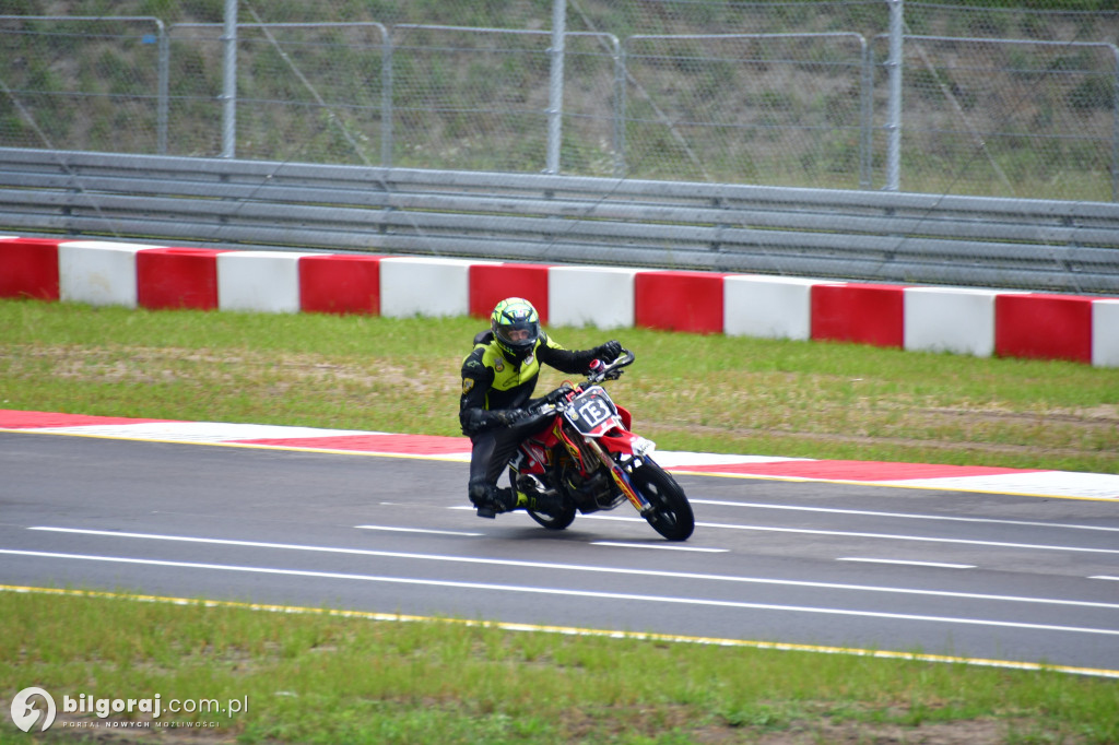 Ekscytujące Zawody Motocyklowe na Autodromie Biłgoraj