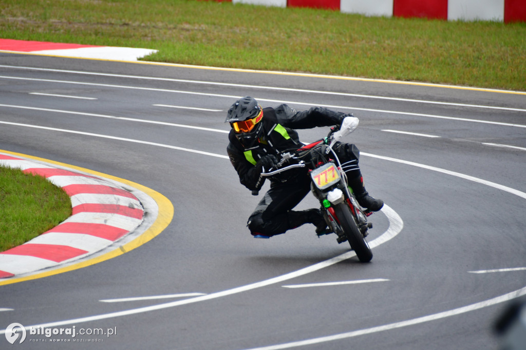 Ekscytujące Zawody Motocyklowe na Autodromie Biłgoraj