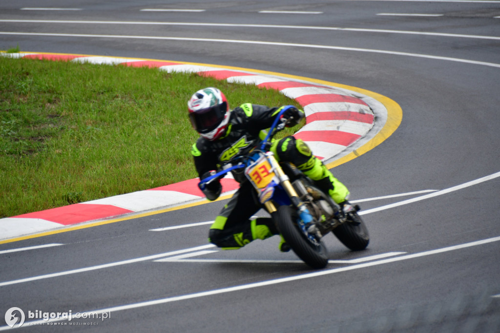 Ekscytujące Zawody Motocyklowe na Autodromie Biłgoraj