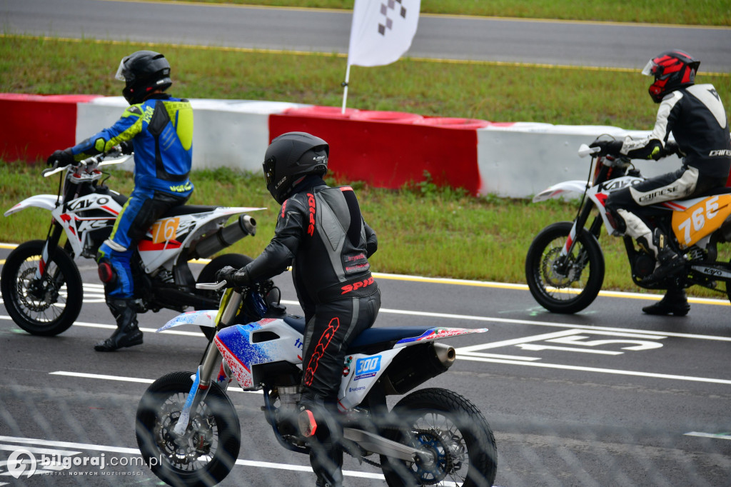 Ekscytujące Zawody Motocyklowe na Autodromie Biłgoraj