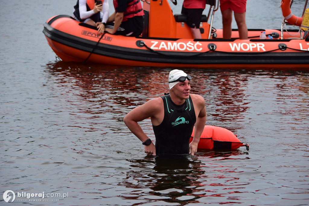 Chapeau bas Damian... Pływak z Biłgoraja przepłynął 100 km
