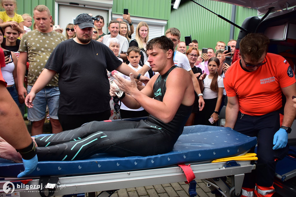 Chapeau bas Damian... Pływak z Biłgoraja przepłynął 100 km