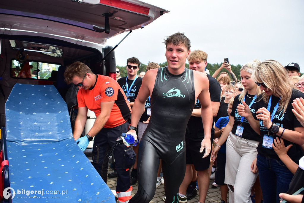 Chapeau bas Damian... Pływak z Biłgoraja przepłynął 100 km