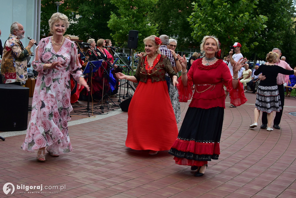  Seniorzy z Biłgoraja i okolic bawili się przy cygańskich rytmach