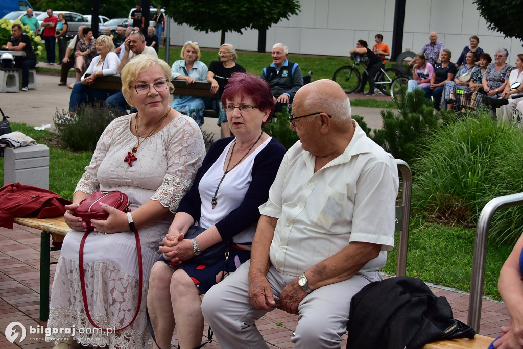  Seniorzy z Biłgoraja i okolic bawili się przy cygańskich rytmach