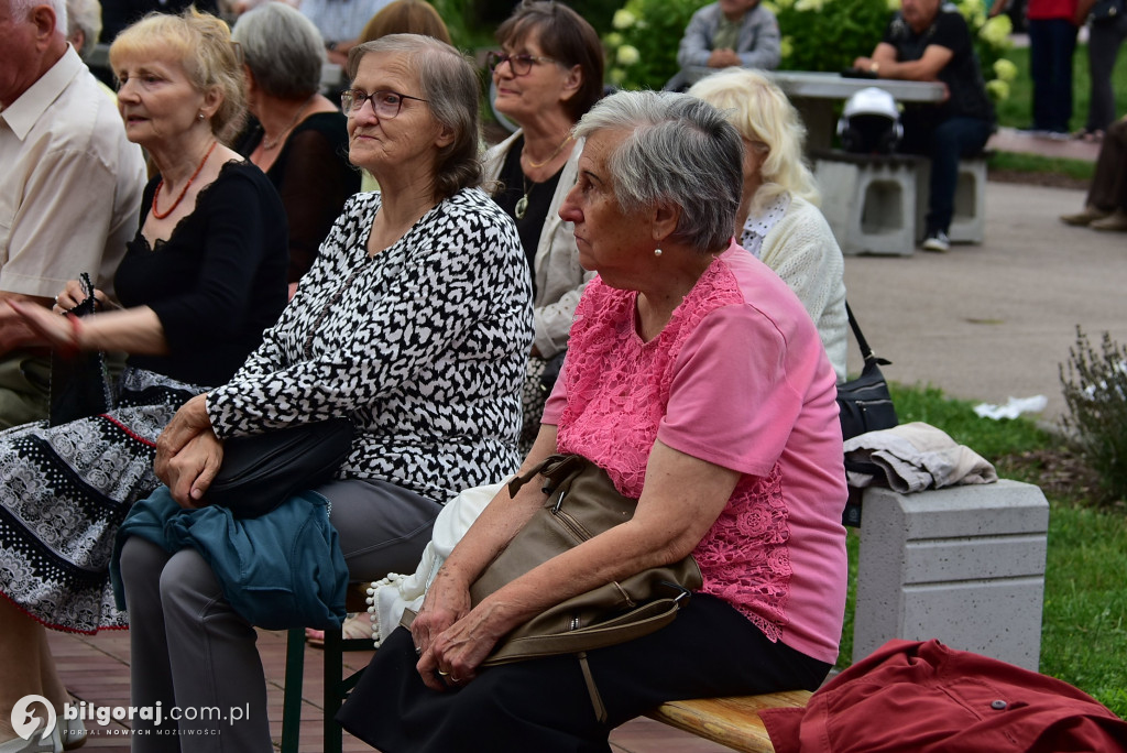  Seniorzy z Biłgoraja i okolic bawili się przy cygańskich rytmach