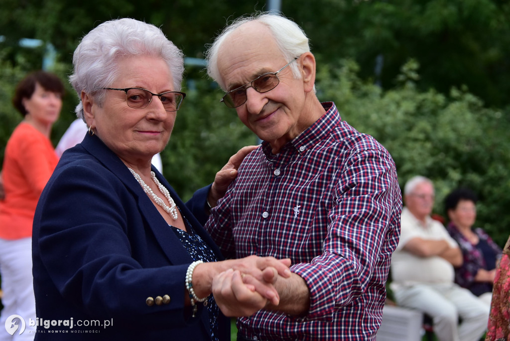  Seniorzy z Biłgoraja i okolic bawili się przy cygańskich rytmach