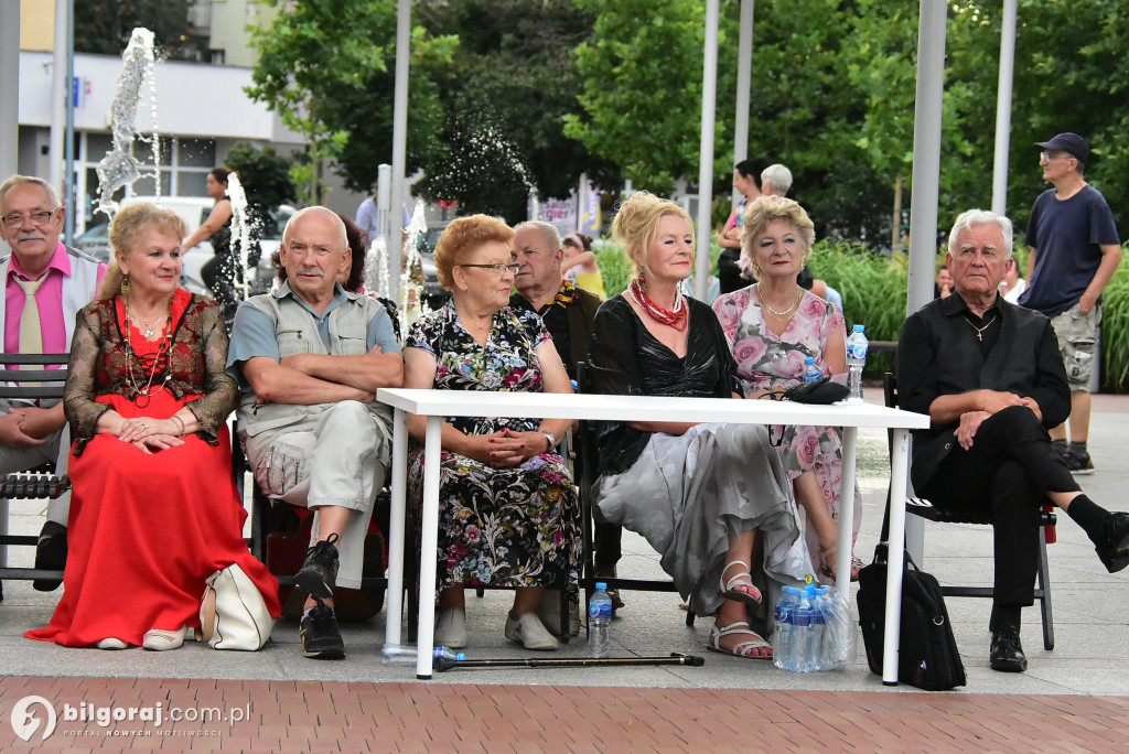  Seniorzy z Biłgoraja i okolic bawili się przy cygańskich rytmach