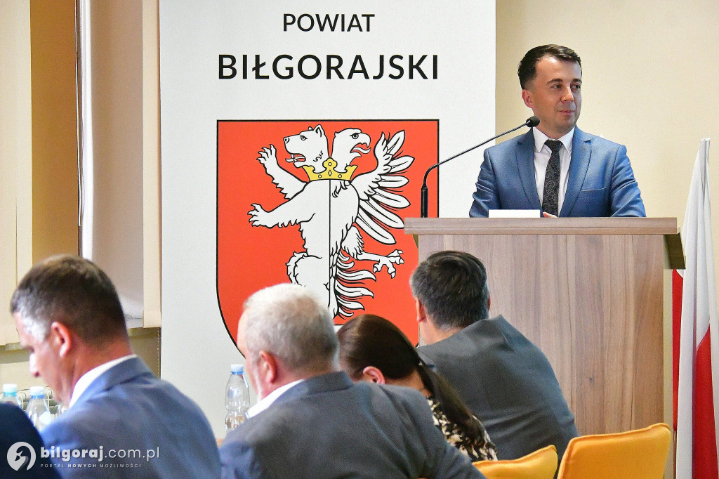 Władze powiatu podziękowały Damianowi. Była też nagroda
