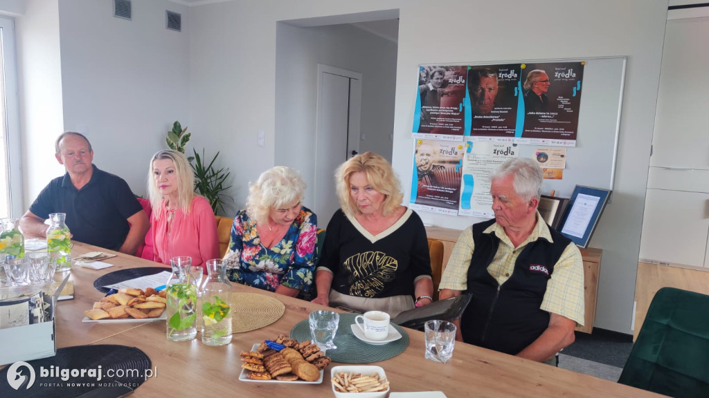 Zdjęcia, które mówią: czytanie fotografii otwiera Festiwal Źródła. Pamięć. Sztuka. Dialog.