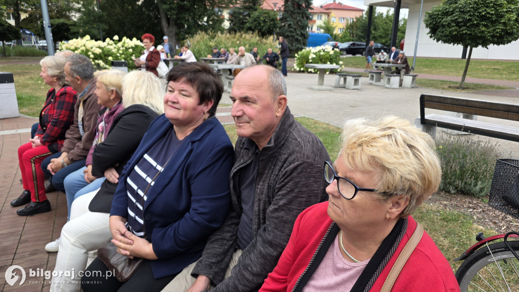 Ostatnie taneczne wieczory przy fontannie