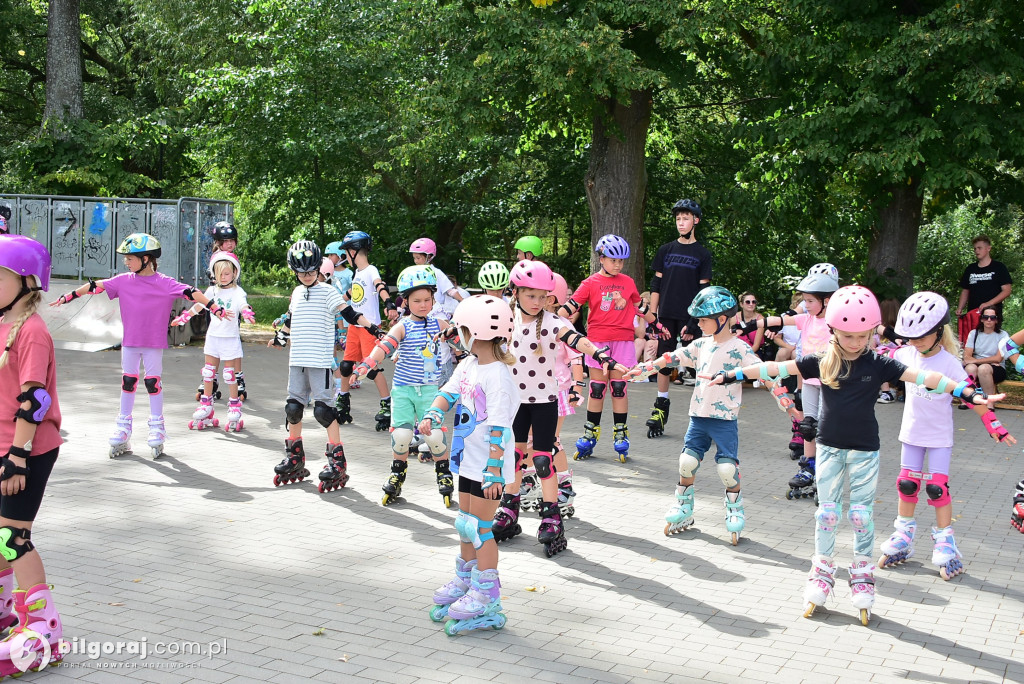 Bezpieczna i pełna radości jazda na rolkach – warsztaty dla miłośników jazdy na OSiR Biłgoraj