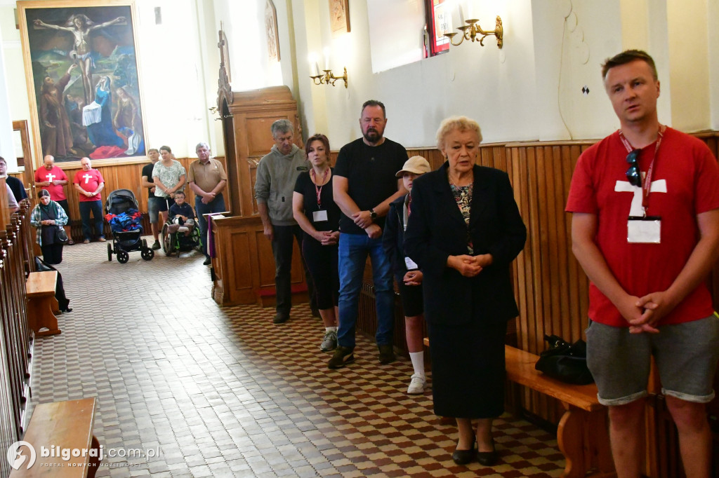 Z Tereszpola ruszyli do Leżajska. Pątnicy na szlaku do Matki Pocieszenia
