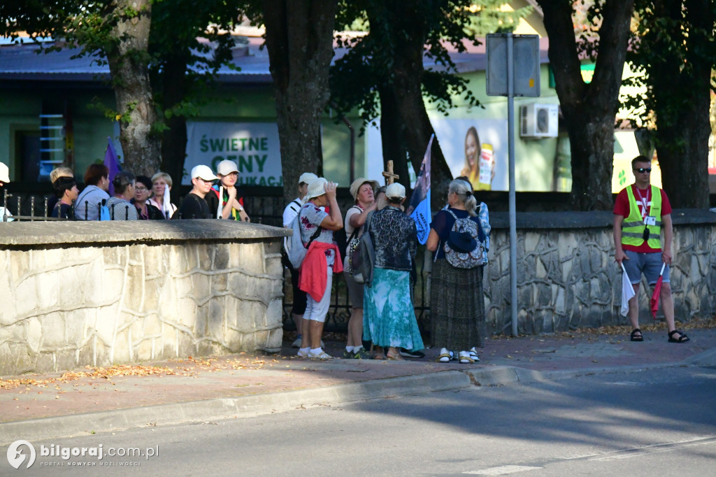 Z Tereszpola ruszyli do Leżajska. Pątnicy na szlaku do Matki Pocieszenia