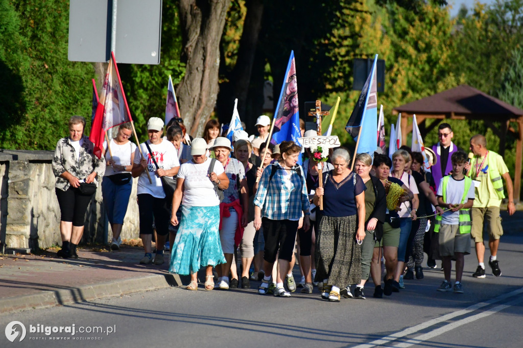 Z Tereszpola ruszyli do Leżajska. Pątnicy na szlaku do Matki Pocieszenia