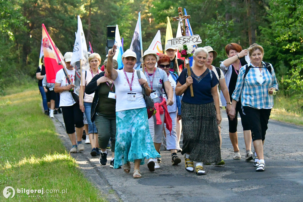 Z Tereszpola ruszyli do Leżajska. Pątnicy na szlaku do Matki Pocieszenia