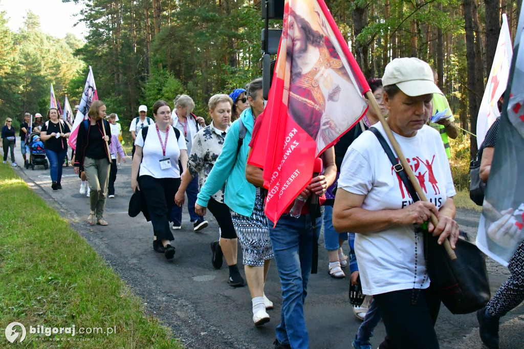 Z Tereszpola ruszyli do Leżajska. Pątnicy na szlaku do Matki Pocieszenia