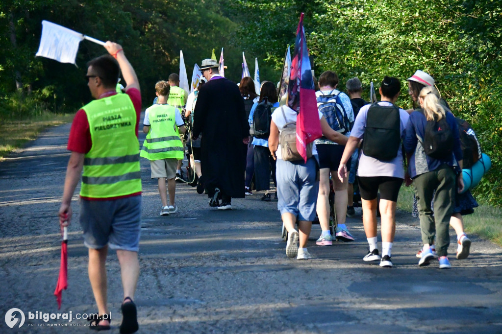 Z Tereszpola ruszyli do Leżajska. Pątnicy na szlaku do Matki Pocieszenia