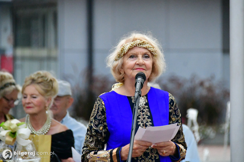 Wspólne czytanie poezji Jana Kochanowskiego – biłgorajscy seniorzy w akcji