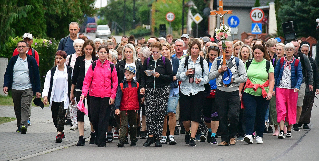 Z Biłgoraja do Janowa Lubelskiego. pielgrzymi na szlaku