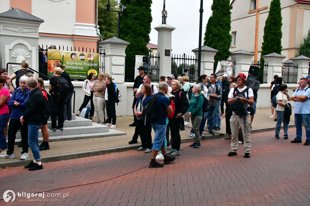 Z Biłgoraja do Janowa Lubelskiego. pielgrzymi na szlaku