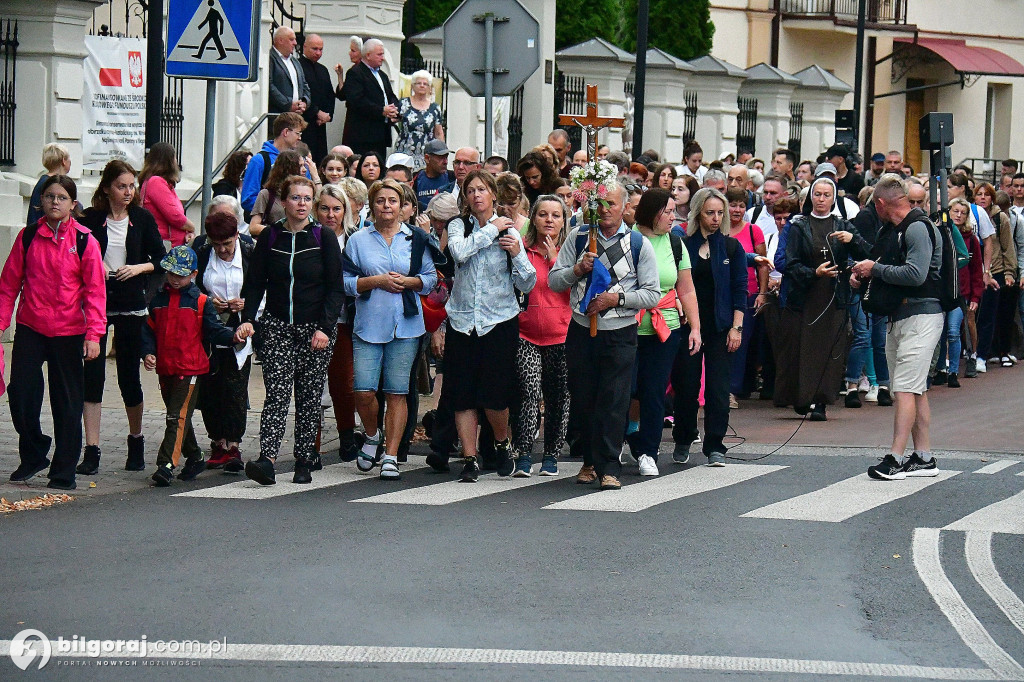 Z Biłgoraja do Janowa Lubelskiego. pielgrzymi na szlaku