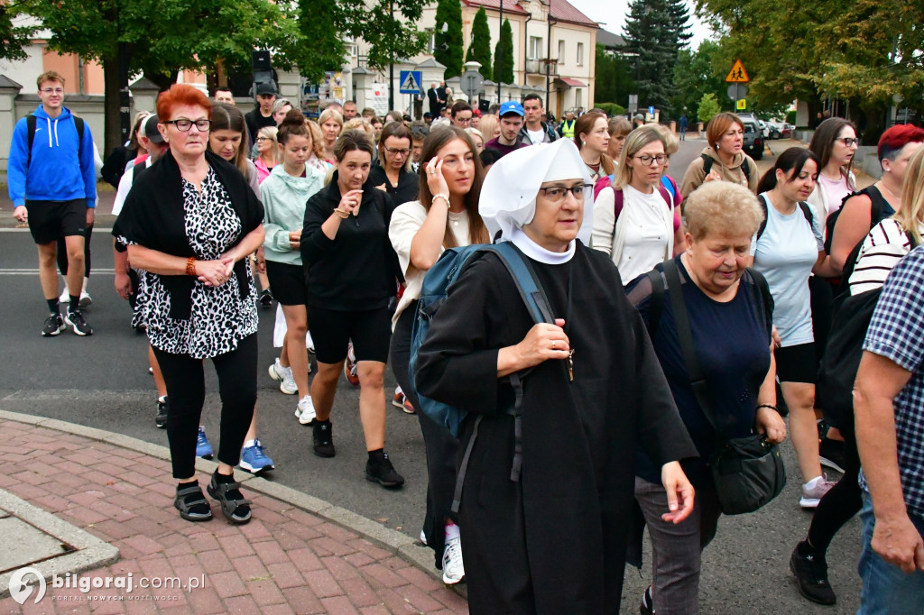 Z Biłgoraja do Janowa Lubelskiego. pielgrzymi na szlaku