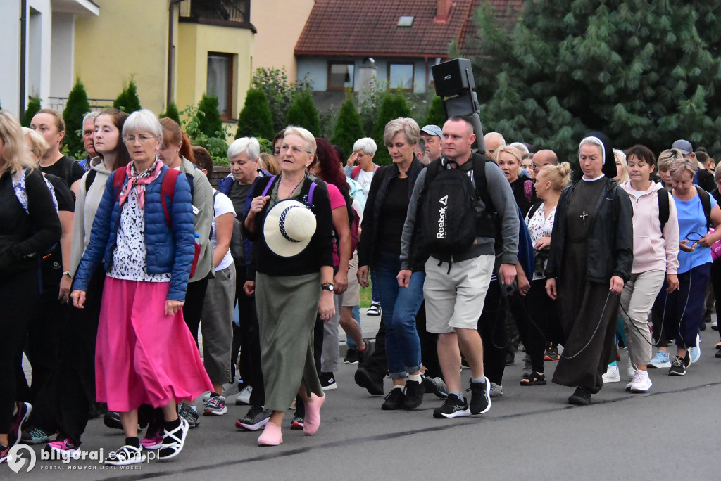 Z Biłgoraja do Janowa Lubelskiego. pielgrzymi na szlaku