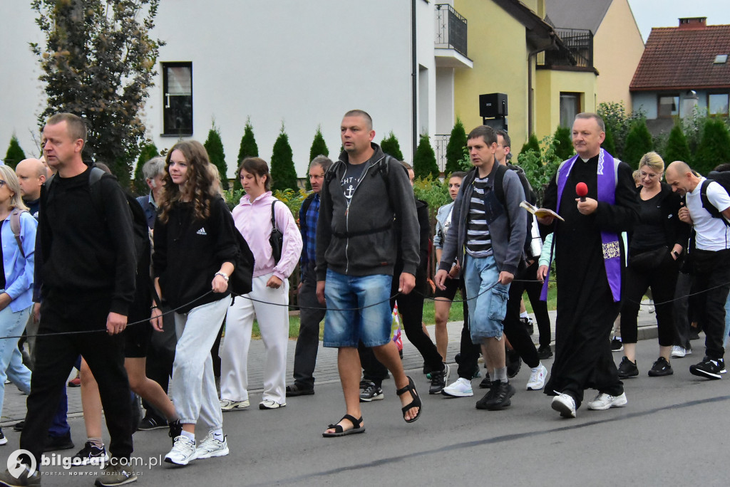 Z Biłgoraja do Janowa Lubelskiego. pielgrzymi na szlaku