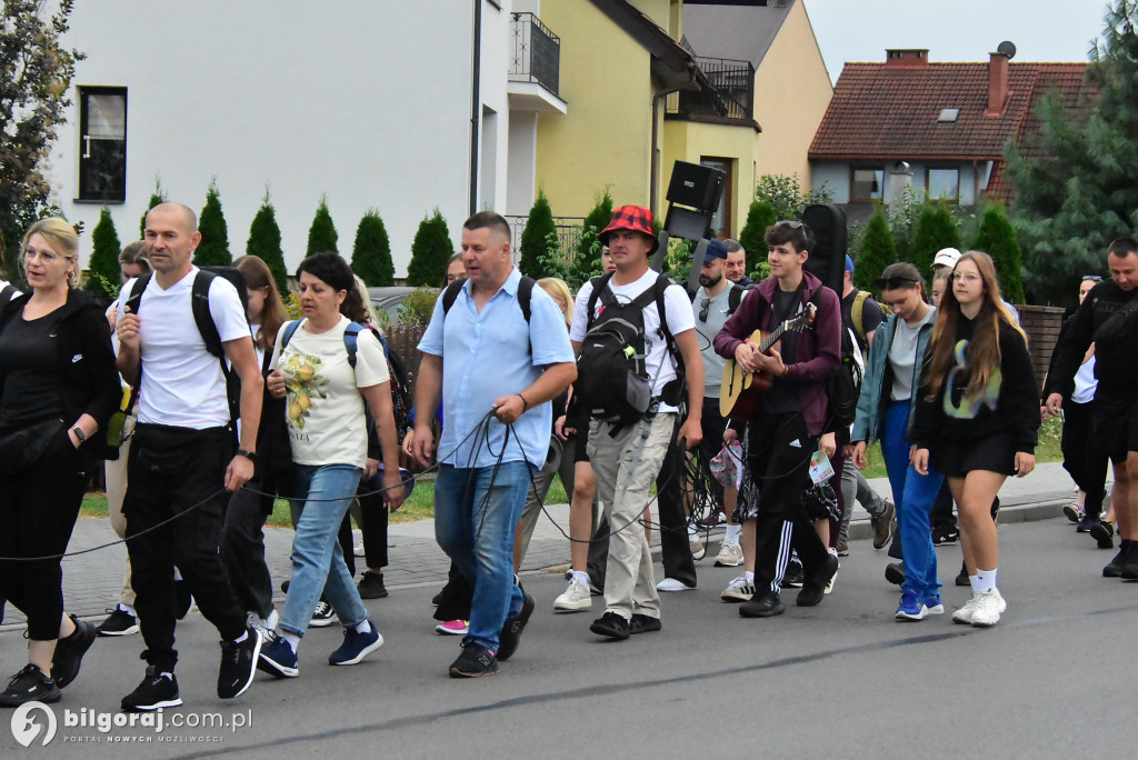 Z Biłgoraja do Janowa Lubelskiego. pielgrzymi na szlaku