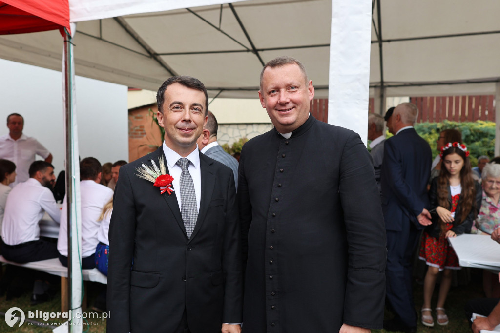 Uroczysty korowód z wieńcami dożynkowymi, Msza święta i wspólne świętowanie w Goraju