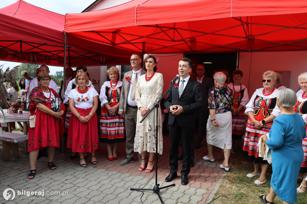 Uroczysty korowód z wieńcami dożynkowymi, Msza święta i wspólne świętowanie w Goraju