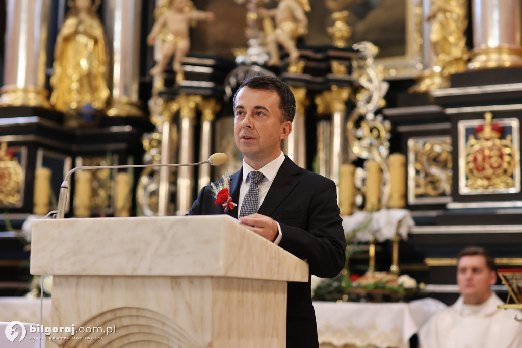Uroczysty korowód z wieńcami dożynkowymi, Msza święta i wspólne świętowanie w Goraju