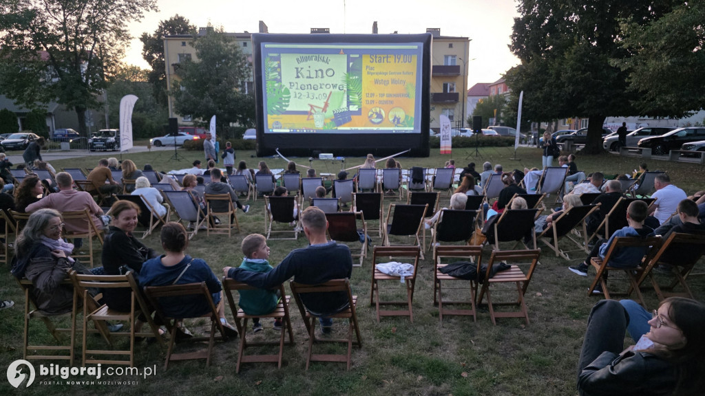 Niezapomniane wieczory pod chmurką: Kino plenerowe w Biłgoraju
