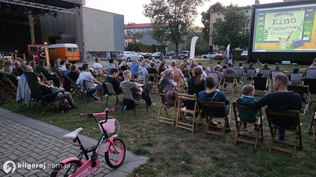 Niezapomniane wieczory pod chmurką: Kino plenerowe w Biłgoraju