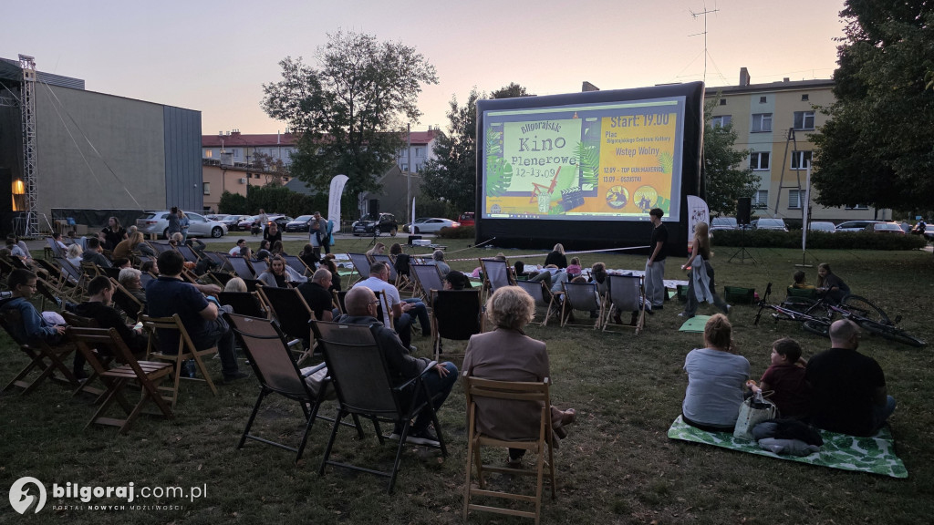 Niezapomniane wieczory pod chmurką: Kino plenerowe w Biłgoraju