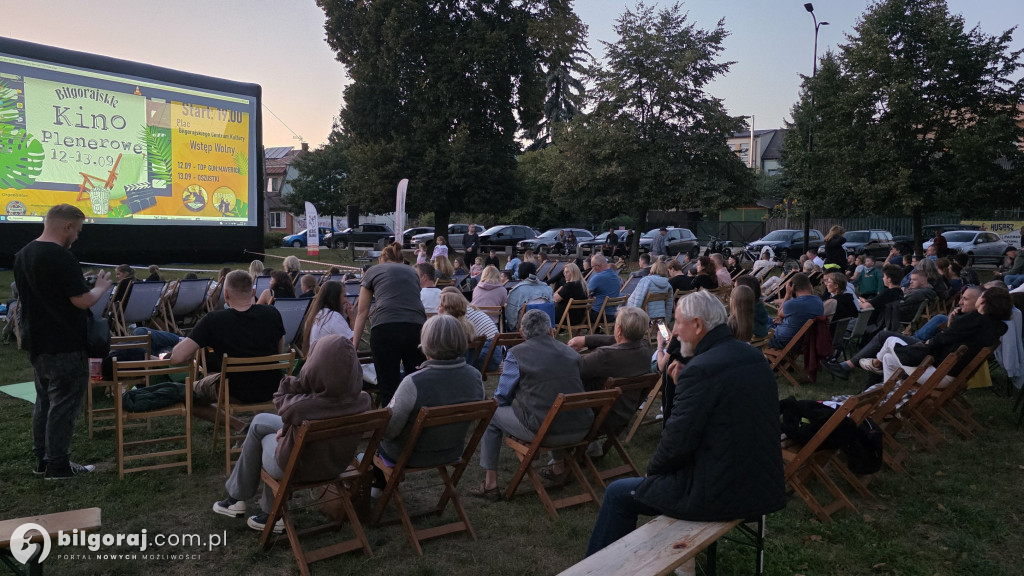 Niezapomniane wieczory pod chmurką: Kino plenerowe w Biłgoraju