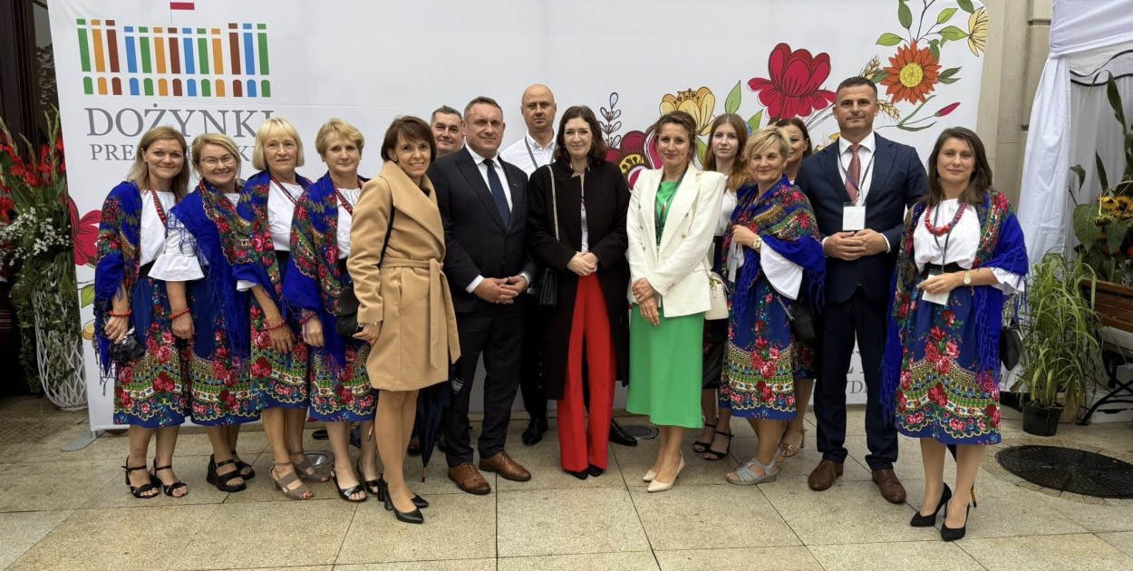 Bartłomiej Świtała i KGW z Luchowa Dolnego na Dożynkach Prezydenckich