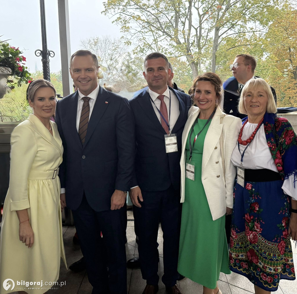 Bartłomiej Świtała i KGW z Luchowa Dolnego na Dożynkach Prezydenckich