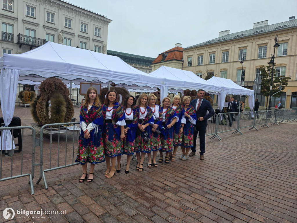 Bartłomiej Świtała i KGW z Luchowa Dolnego na Dożynkach Prezydenckich
