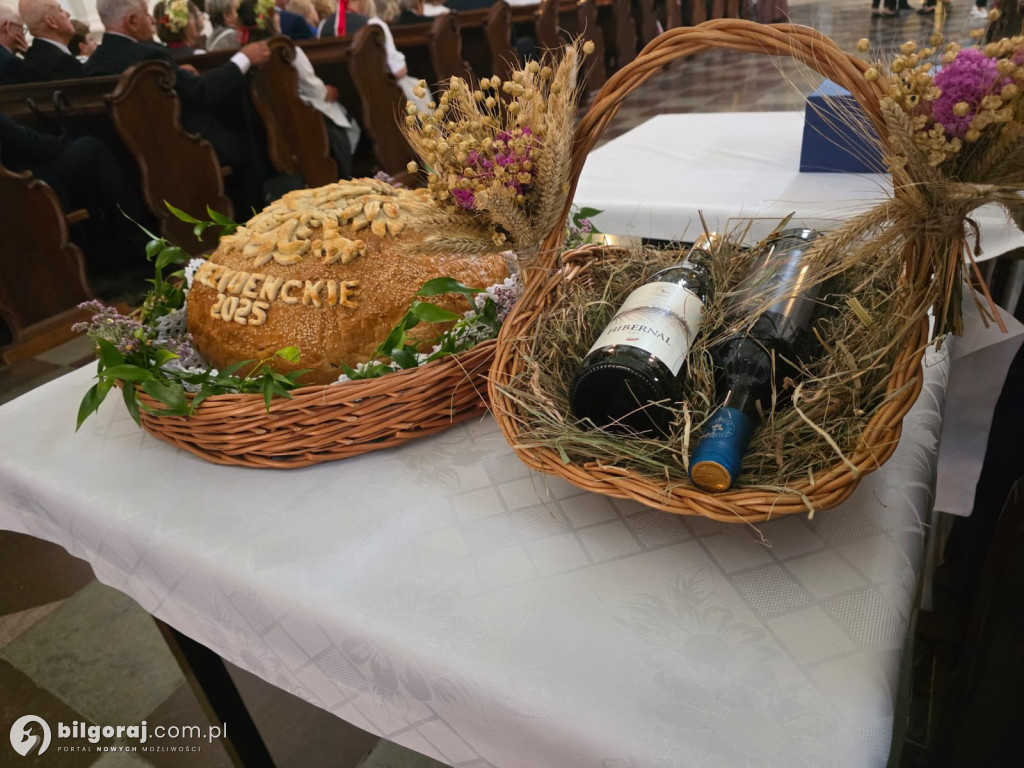 Bartłomiej Świtała i KGW z Luchowa Dolnego na Dożynkach Prezydenckich