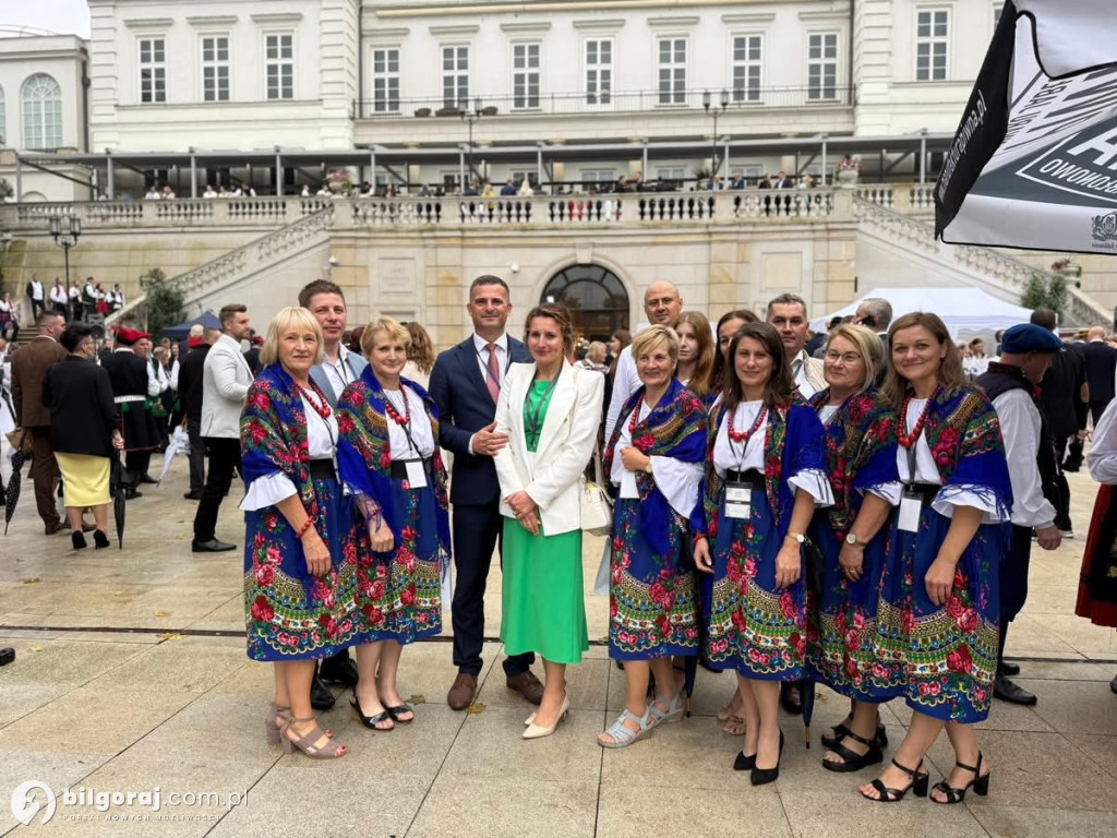Bartłomiej Świtała i KGW z Luchowa Dolnego na Dożynkach Prezydenckich