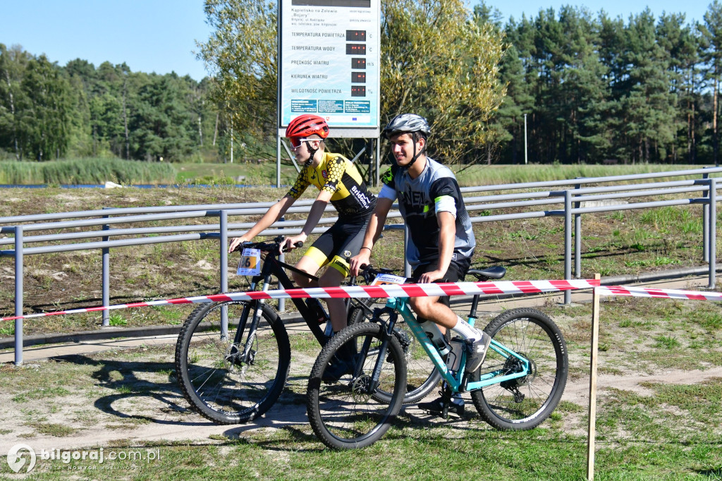 Zawody rowerowe nad Zalewem Bojary